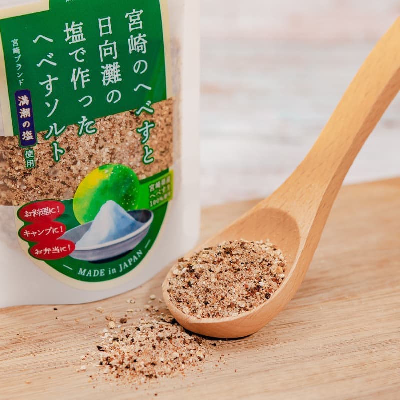 宮崎のへべすと日向灘の塩で作ったへべすソルトの中身